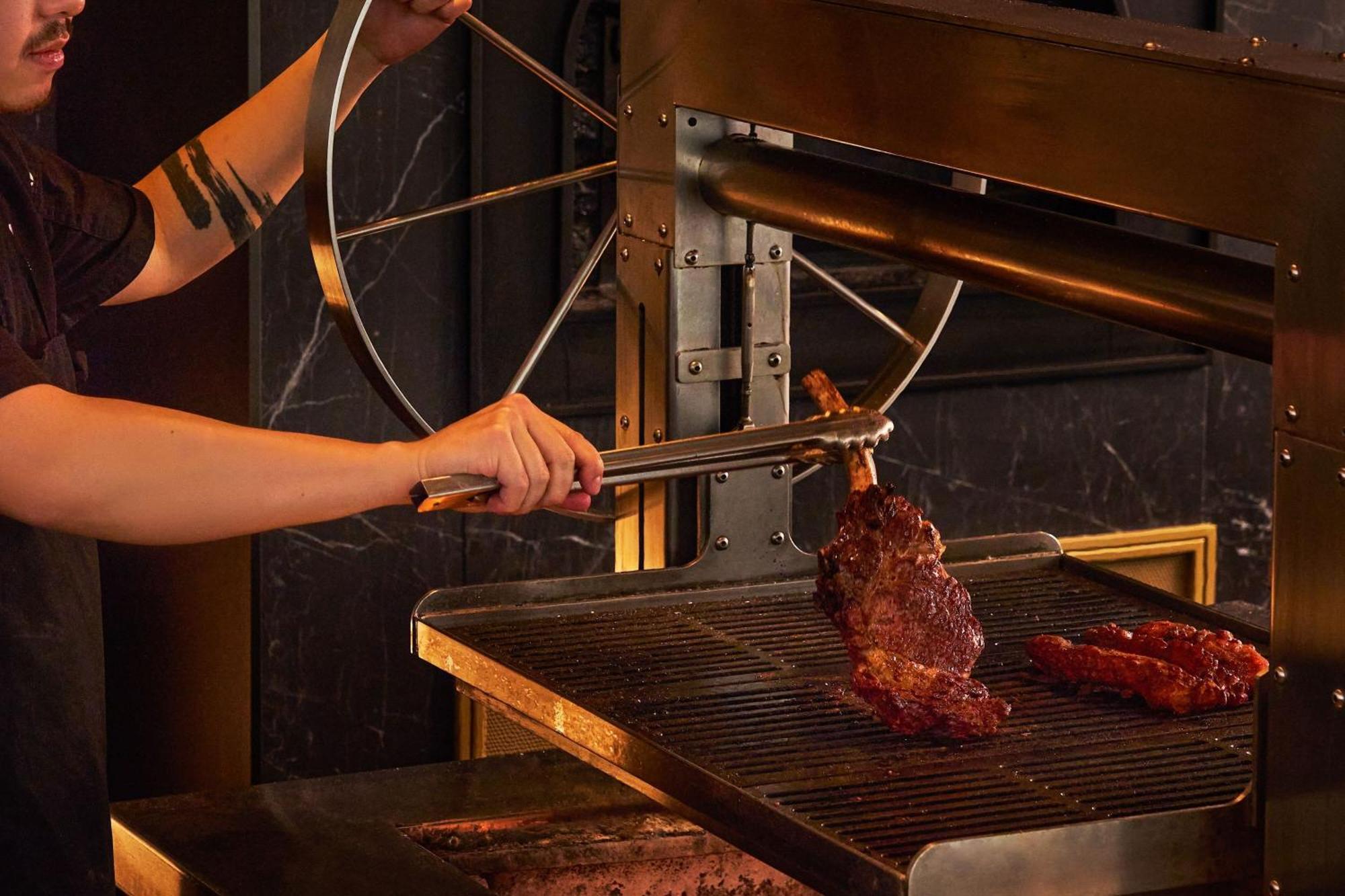 W Singapore - Sentosa Cove Kültér fotó A rotating grill